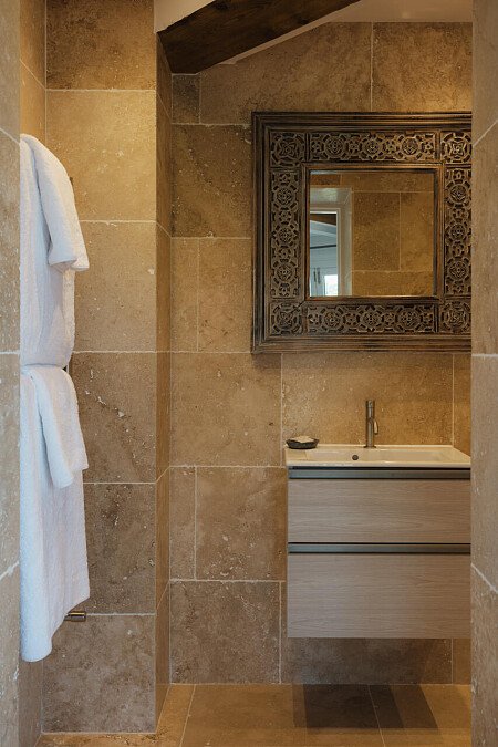 Mansion with lake house -  filming photoshoot location-61