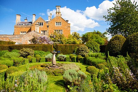 OldHouse -  filming photoshoot location-37