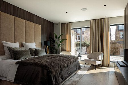 Bar Stairs House - Filming Locations Locations Direct -16