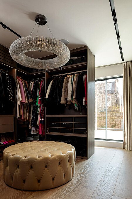 Bar Stairs House - Filming Locations Locations Direct -18