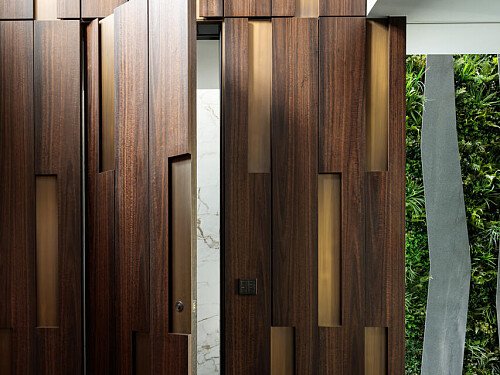 Bar Stairs House - Filming Locations Locations Direct -24