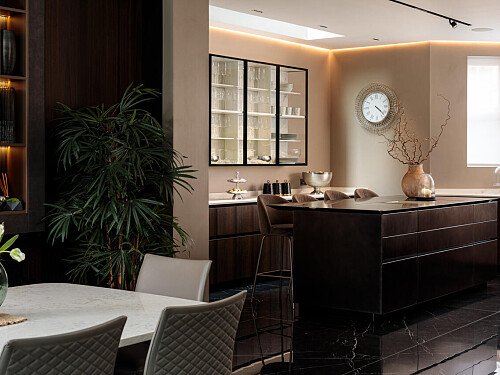 Bar Stairs House - Filming Locations Locations Direct -25