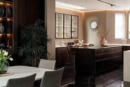 Bar Stairs House - Filming Locations Locations Direct -25