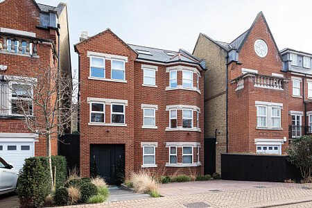 Bar Stairs House - Filming Locations Locations Direct -35