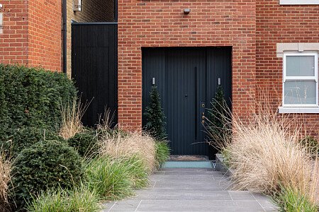 Bar Stairs House - Filming Locations Locations Direct -36