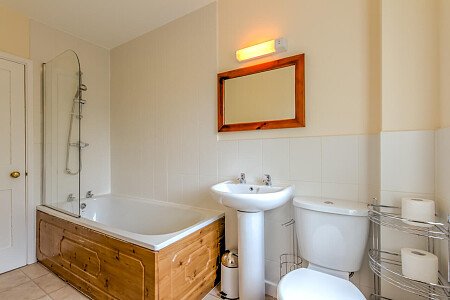 Shark - Filming Locations Locations Direct -24