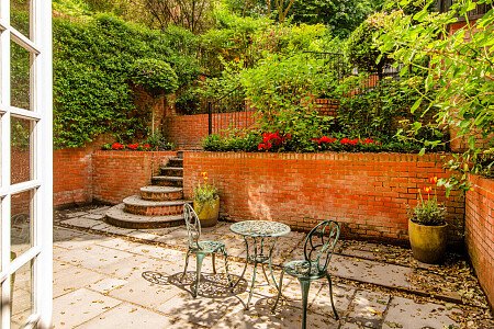 Bracknel House- Filming Locations Locations Direct -04