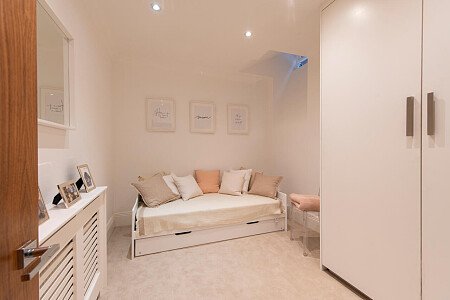 Bracknel House- Filming Locations Locations Direct -06