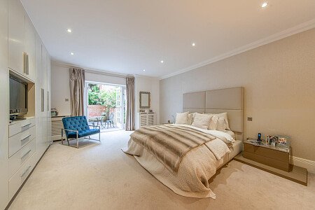 Bracknel House- Filming Locations Locations Direct -08