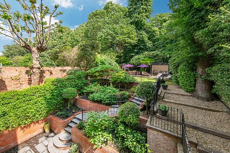 Bracknel House- Filming Locations Locations Direct -15