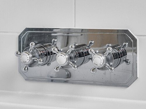 Two Houses - Filming Locations Locations Direct -34