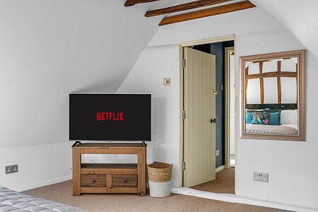 Two Houses - Filming Locations Locations Direct -40