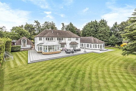 Ridge Houses - Filming Locations Locations Direct -17