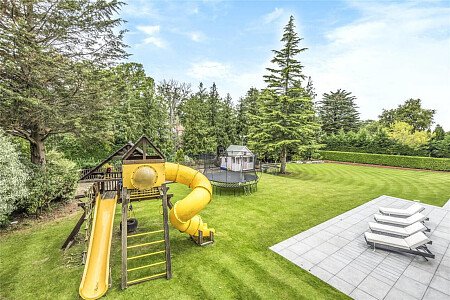 Ridge Houses - Filming Locations Locations Direct -32