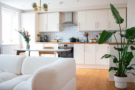 Flat 8  - Filming Locations Locations Direct -01