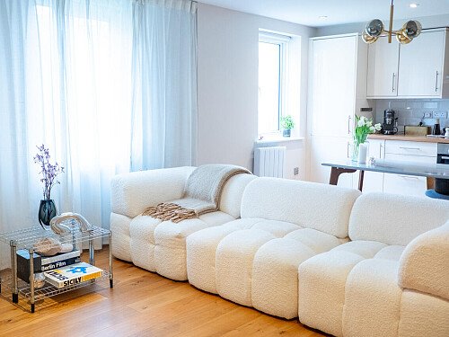 Flat 8  - Filming Locations Locations Direct -03