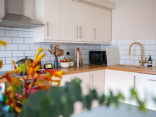 Flat 8  - Filming Locations Locations Direct -12