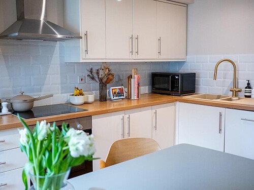 Flat 8  - Filming Locations Locations Direct -14