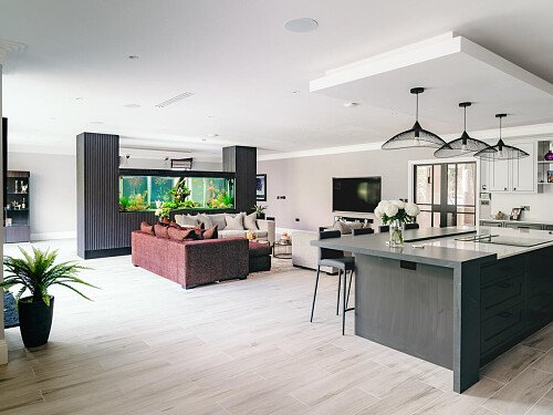 FishtankHouse - Filming Locations Locations Direct -01