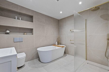 Bromley House - Filming Locations Locations Direct -23