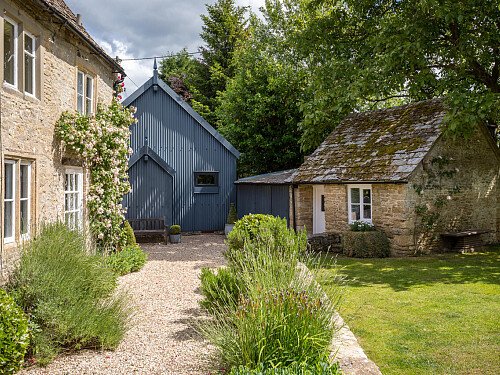 Cabin House - Filming Locations Locations Direct -6