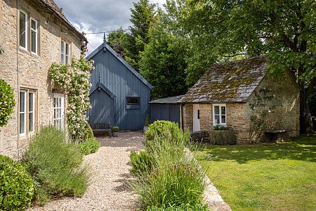 Cabin House - Filming Locations Locations Direct -6