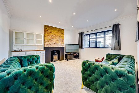 Woodside House - Filming Locations Locations Direct -19