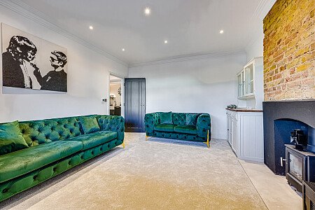 Woodside House - Filming Locations Locations Direct -20