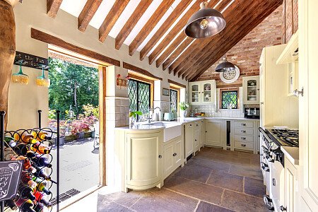 Little Cottage - Filming Locations Locations Direct -10