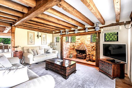 Little Cottage - Filming Locations Locations Direct -18