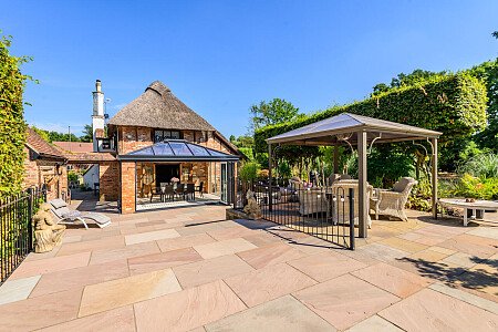 Little Cottage - Filming Locations Locations Direct -39