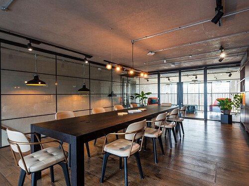 Office Apartment - Filming Locations Locations Direct -113