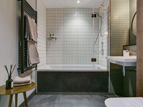 Office Apartment - Filming Locations Locations Direct -187