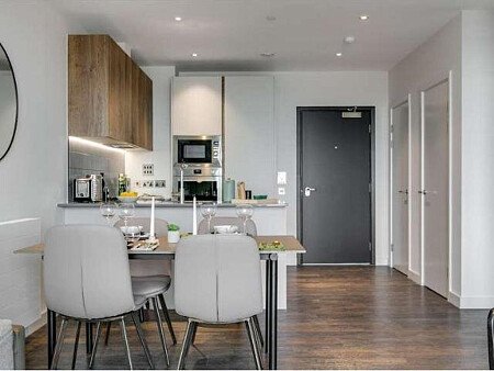 Office Apartment - Filming Locations Locations Direct -190