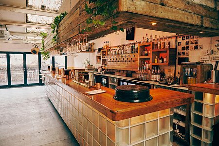 Friends Bar - Filming Locations Locations Direct -11