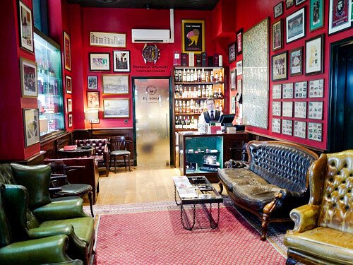 Red Jazz Bar- Filming Locations Locations Direct -07