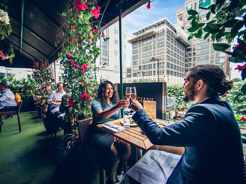 Red Jazz Bar- Filming Locations Locations Direct -13