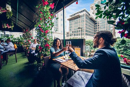 Red Jazz Bar- Filming Locations Locations Direct -13