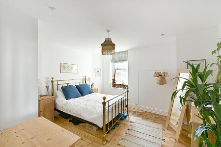 Cliff Flat - Filming Locations Locations Direct -09