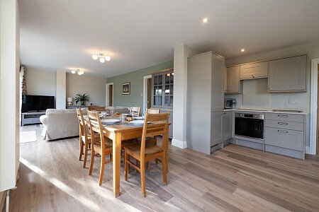 Tunbridge House  - Filming Locations Locations Direct -084