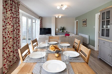 Tunbridge House  - Filming Locations Locations Direct -094