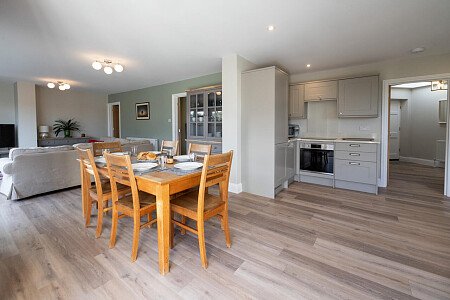 Tunbridge House  - Filming Locations Locations Direct -096