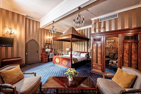 L Castle   - Filming Locations Locations Direct -03