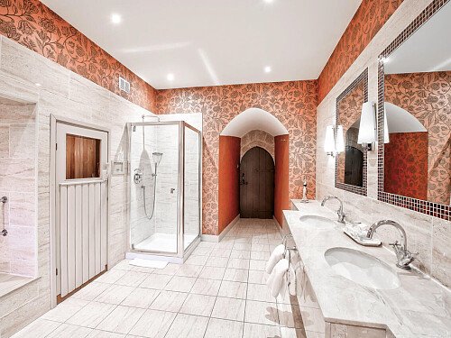 L Castle   - Filming Locations Locations Direct -09