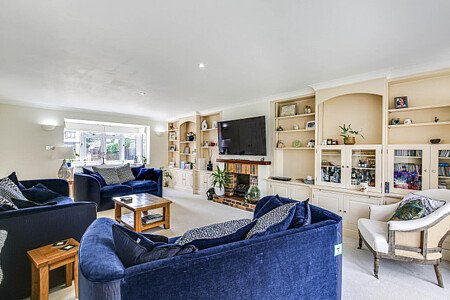 Driveway House   - Filming Locations Locations Direct -02