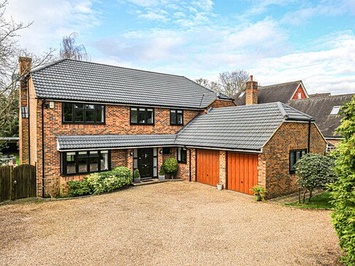 Driveway House   - Filming Locations Locations Direct -01