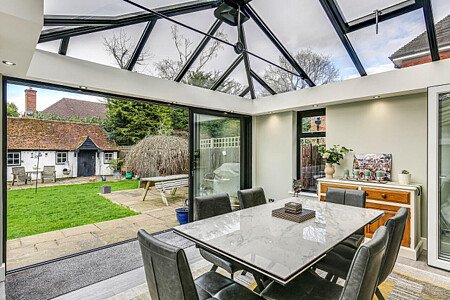 Driveway House   - Filming Locations Locations Direct -04