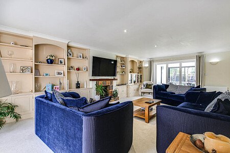 Driveway House   - Filming Locations Locations Direct -05