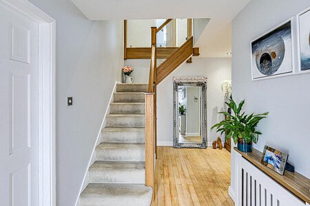 Driveway House   - Filming Locations Locations Direct -06