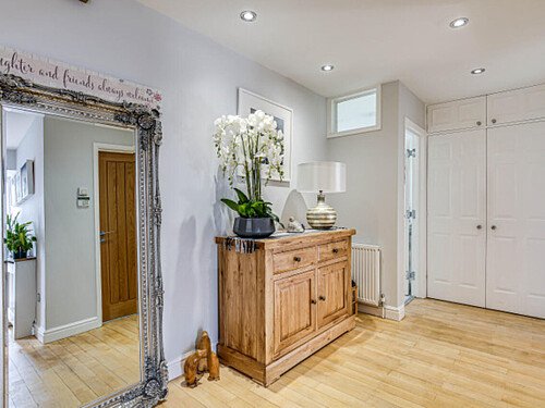 Driveway House   - Filming Locations Locations Direct -08